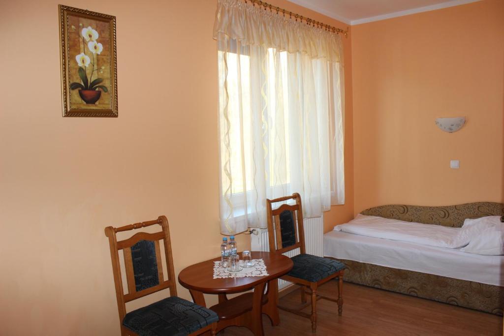 Hotel Czardasz Września Pokoj fotografie